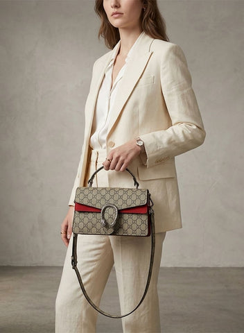 Gucci Dionysus: Toile beige et marron, daim rouge et boucle argentée