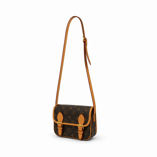 Satchel Wearable Wallet: Marron foncé et cognac -