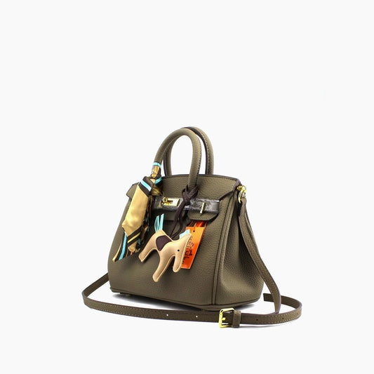 Birkin d'Hermès Cuir kaki clair et accessoires beige et bleu./mini sac